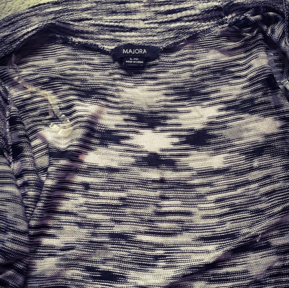 🥂 2/$15 Cute short sweater - Picture 6 of 8